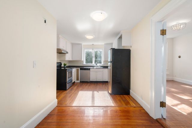2 Wyman Ct 1, Winchester, MA 01890