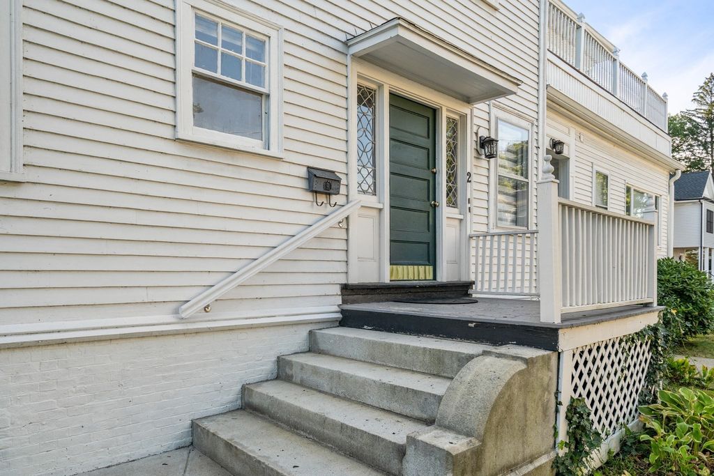 2 Wyman Ct 1, Winchester, MA 01890