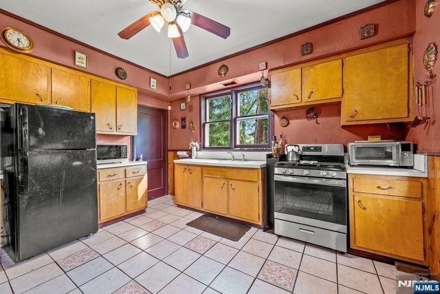 863 Pleasant Valley Way, West Orange, NJ 07052