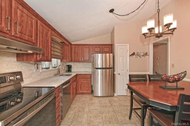 186 11th Avenue, Holtsville, NY 11742