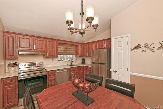 186 11th Avenue, Holtsville, NY 11742