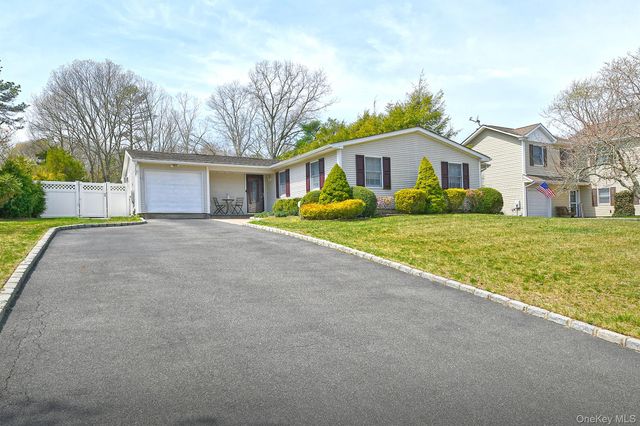 186 11th Avenue, Holtsville, NY 11742