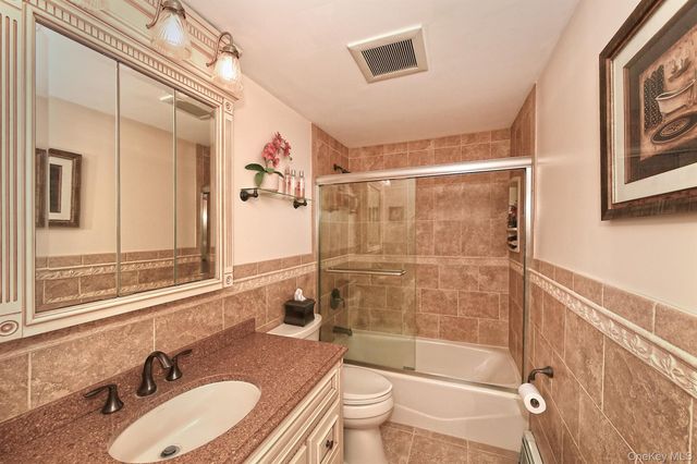 186 11th Avenue, Holtsville, NY 11742