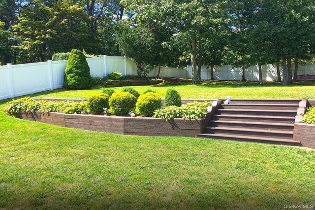 186 11th Avenue, Holtsville, NY 11742