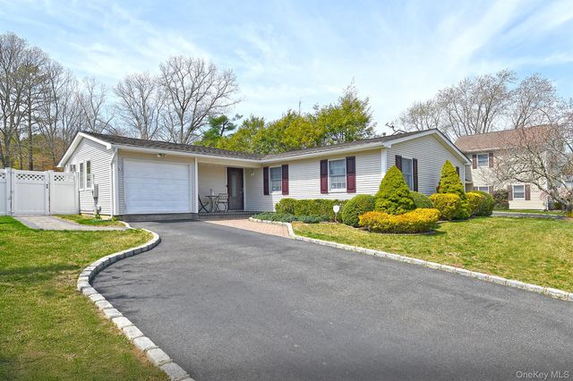 186 11th Avenue, Holtsville, NY 11742