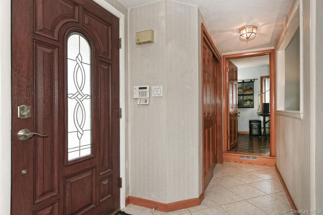 186 11th Avenue, Holtsville, NY 11742