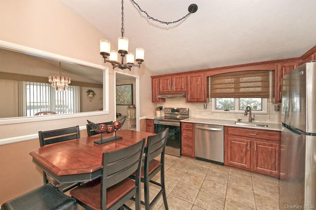 186 11th Avenue, Holtsville, NY 11742