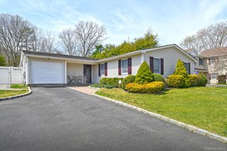 186 11th Avenue, Holtsville, NY 11742