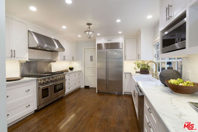 13176 Boca De Canon Lane, Los Angeles, CA 90049