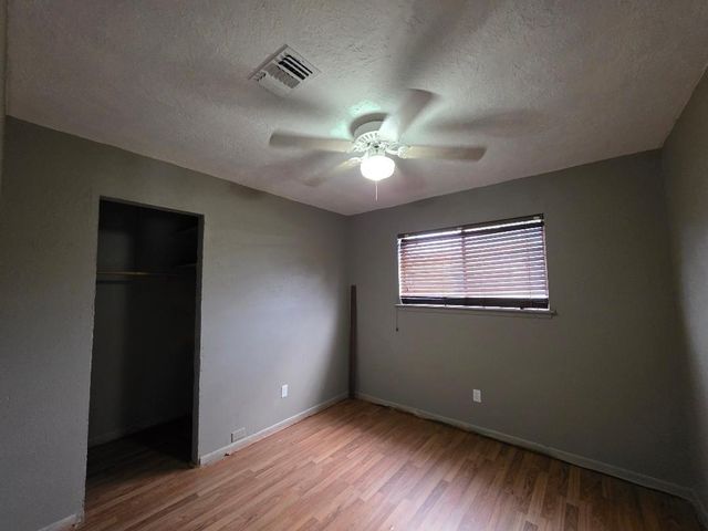 2414 Goldenrod Street, Highlands, TX 77562