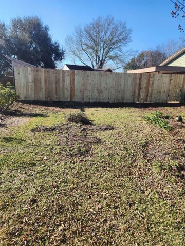 2414 Goldenrod Street, Highlands, TX 77562