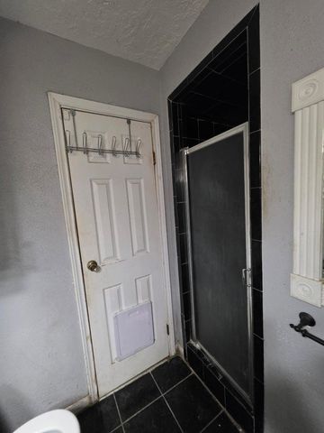 2414 Goldenrod Street, Highlands, TX 77562