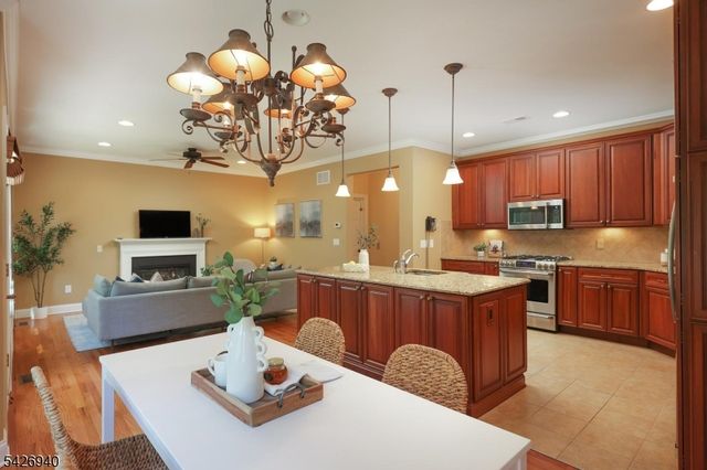 84 Bedford Dr, Montgomery Twp., NJ 08558