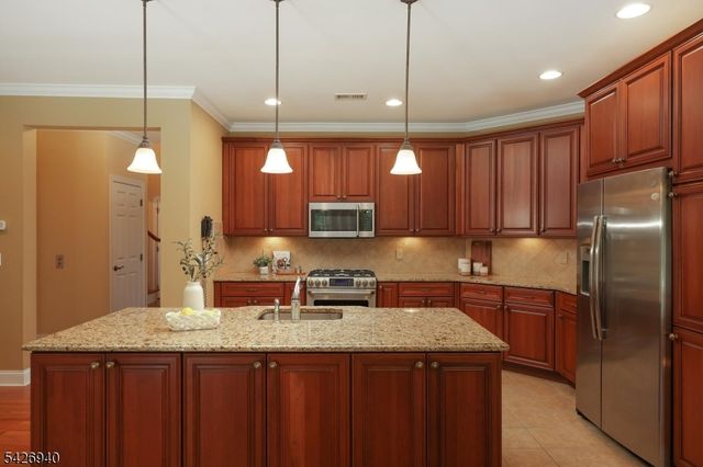 84 Bedford Dr, Montgomery Twp., NJ 08558