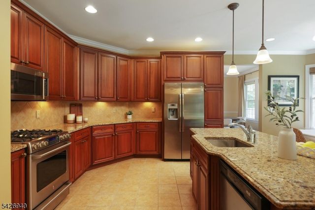 84 Bedford Dr, Montgomery Twp., NJ 08558