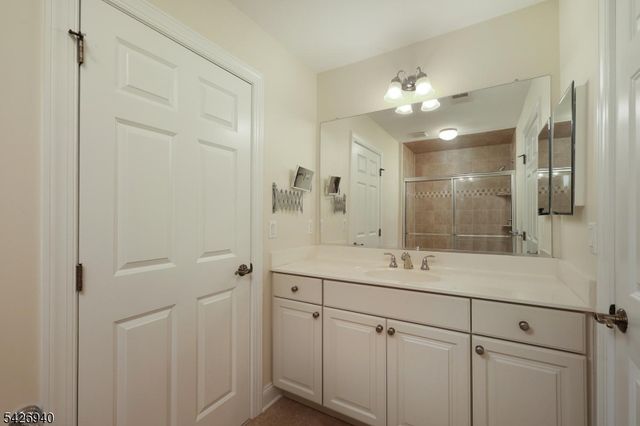 84 Bedford Dr, Montgomery Twp., NJ 08558