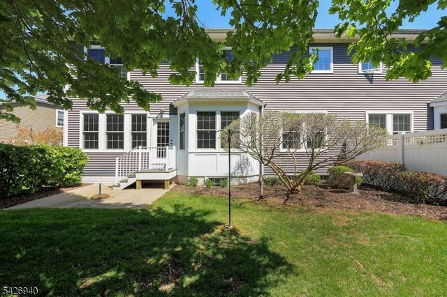 84 Bedford Dr, Montgomery Twp., NJ 08558