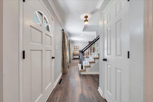 7984 Forest Creek DR, Roanoke, VA 24018
