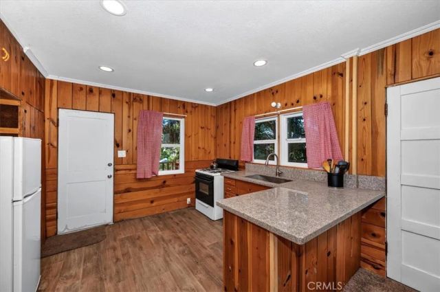 22421 Pine, Cedarpines Park, CA 92322