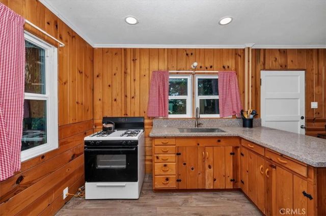 22421 Pine, Cedarpines Park, CA 92322