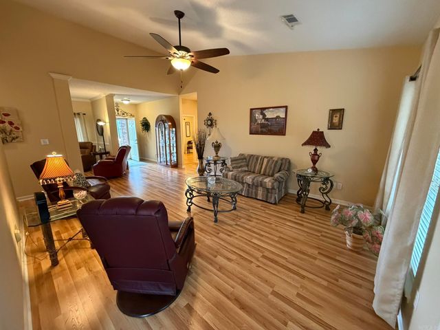 600 Pakis St Apt 4, Hot Springs, AR 71913