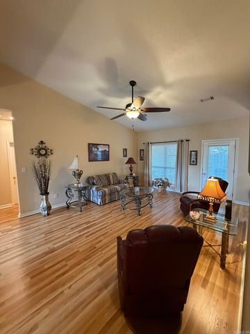 600 Pakis St Apt 4, Hot Springs, AR 71913