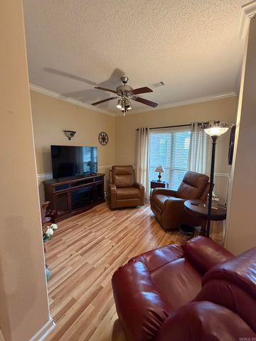 600 Pakis St Apt 4, Hot Springs, AR 71913