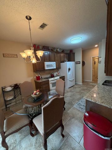 600 Pakis St Apt 4, Hot Springs, AR 71913