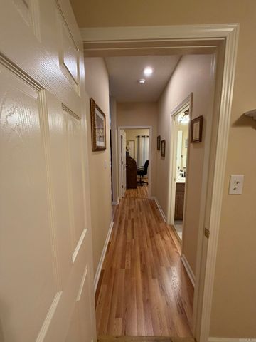 600 Pakis St Apt 4, Hot Springs, AR 71913