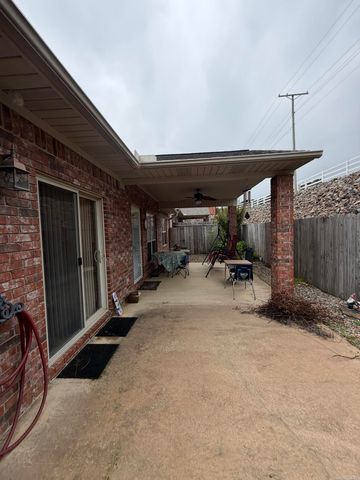 600 Pakis St Apt 4, Hot Springs, AR 71913