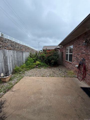 600 Pakis St Apt 4, Hot Springs, AR 71913