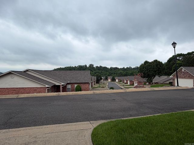 600 Pakis St Apt 4, Hot Springs, AR 71913