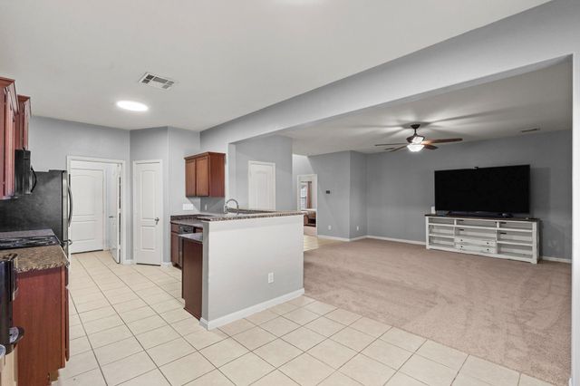 422 Turquoise Trade Drive, La Marque, TX 77568