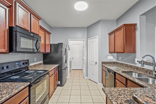 422 Turquoise Trade Drive, La Marque, TX 77568