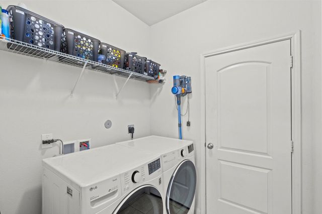 422 Turquoise Trade Drive, La Marque, TX 77568