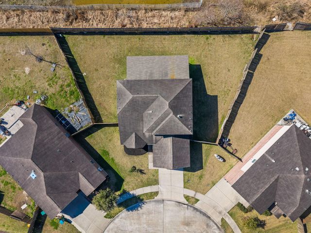 422 Turquoise Trade Drive, La Marque, TX 77568