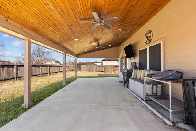 422 Turquoise Trade Drive, La Marque, TX 77568