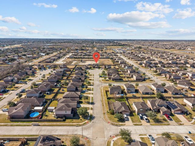 422 Turquoise Trade Drive, La Marque, TX 77568