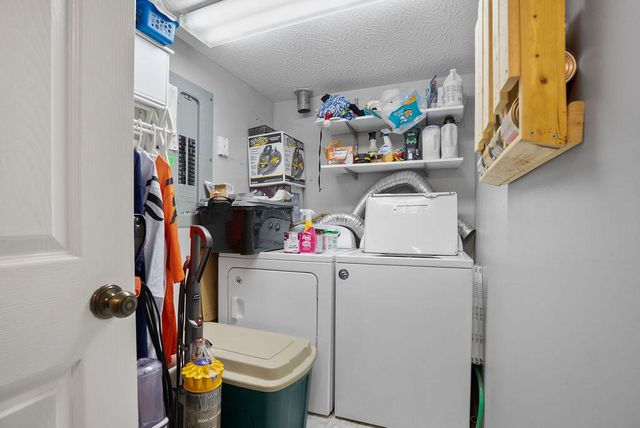 2280 Edenderry Drive, 305, Crescent Springs, KY 41017