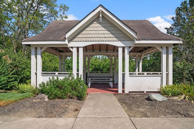 2280 Edenderry Drive, 305, Crescent Springs, KY 41017