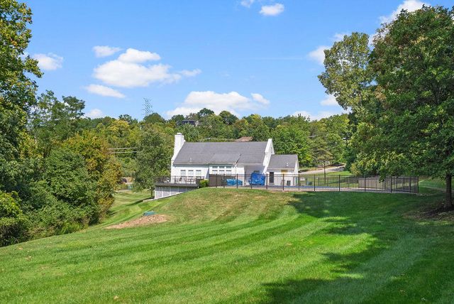 2280 Edenderry Drive, 305, Crescent Springs, KY 41017