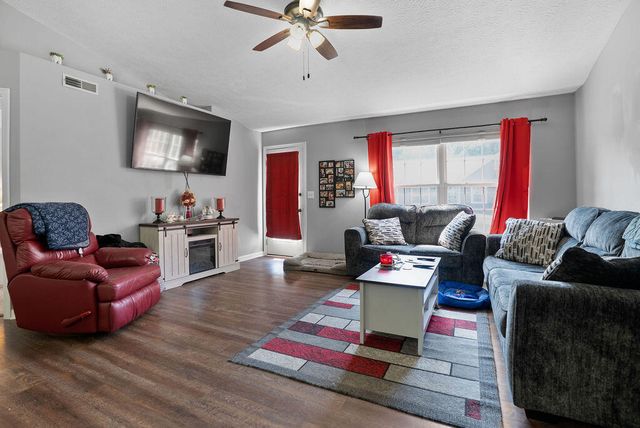 2280 Edenderry Drive, 305, Crescent Springs, KY 41017