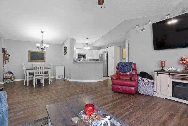 2280 Edenderry Drive, 305, Crescent Springs, KY 41017