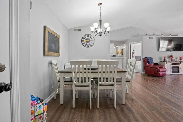 2280 Edenderry Drive, 305, Crescent Springs, KY 41017