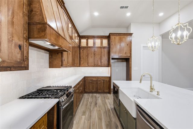 713 Allison, Van Alstyne, TX 75495