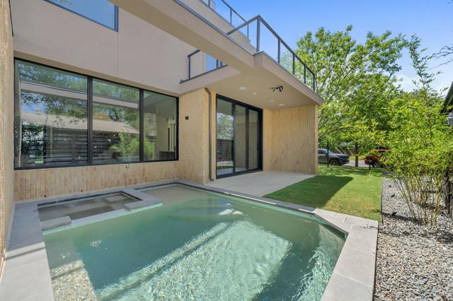 1403 Barton Hills DR 1, Austin, TX 78704