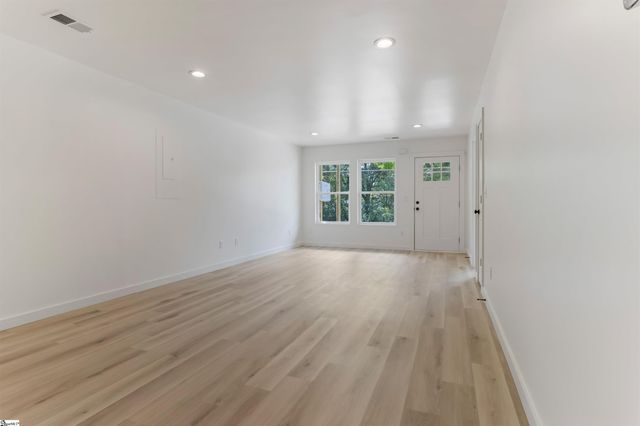 353 St Andrews Street, Spartanburg, SC 29306