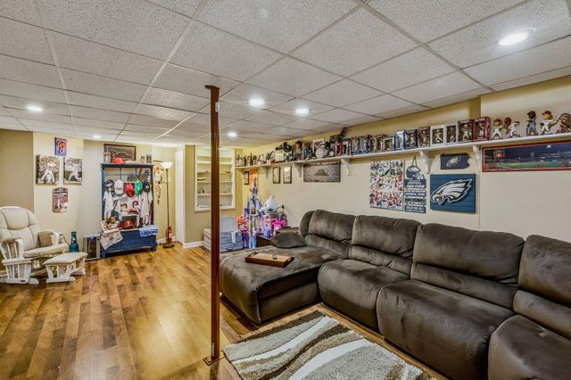 1142 SHAMROCK WAY, Williamstown, NJ 08094