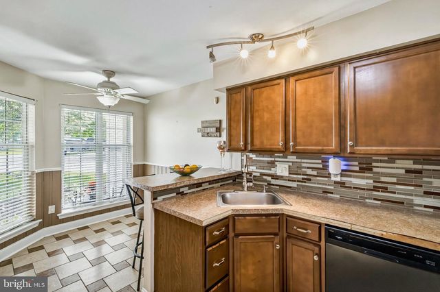 1142 SHAMROCK WAY, Williamstown, NJ 08094