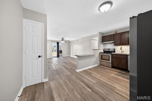 5766 Westphalia Lane B, St Louis, MO 63129